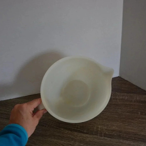 TUPPERWARE Measuring Bowl - Picture 3 of 5
